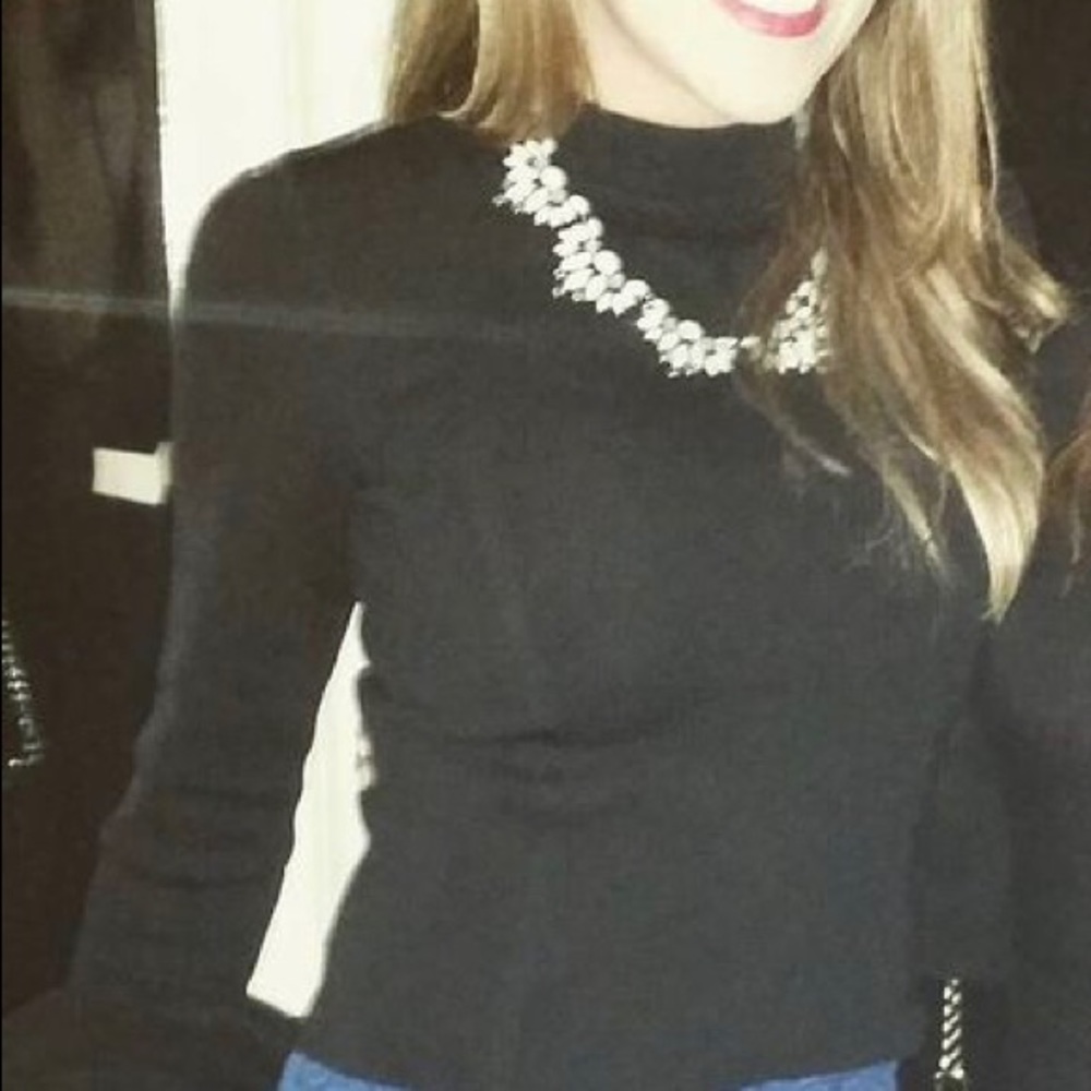 Long sleeve tight blouse